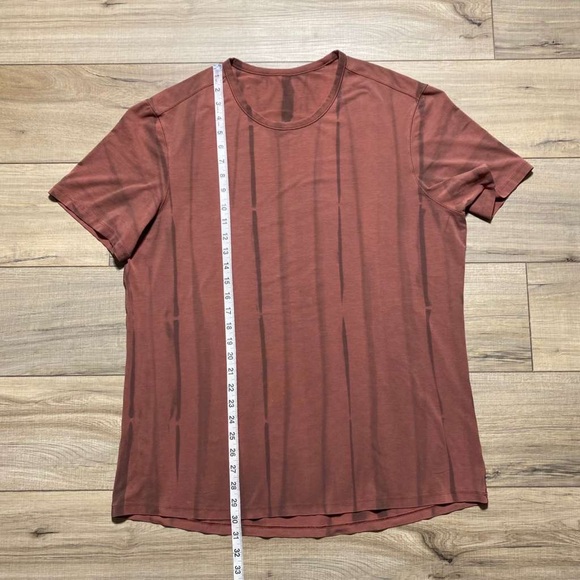 Lululemon Mens 5 Year Basic Tee In Vertical Spray Tie Dye Brown - Picture 3 of 5